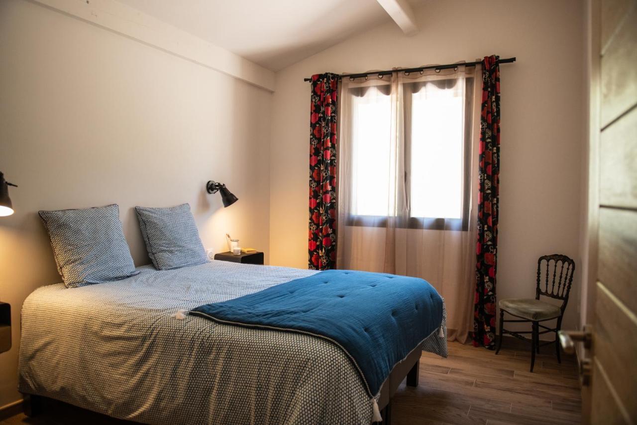 Bastide Toujours Dimanche, Maison De Vacances Avec Vue & Piscine Privee Gordes Esterno foto
